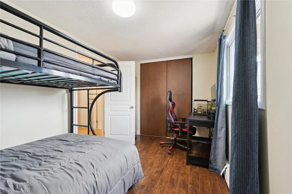 293 Fairway Road N, #33