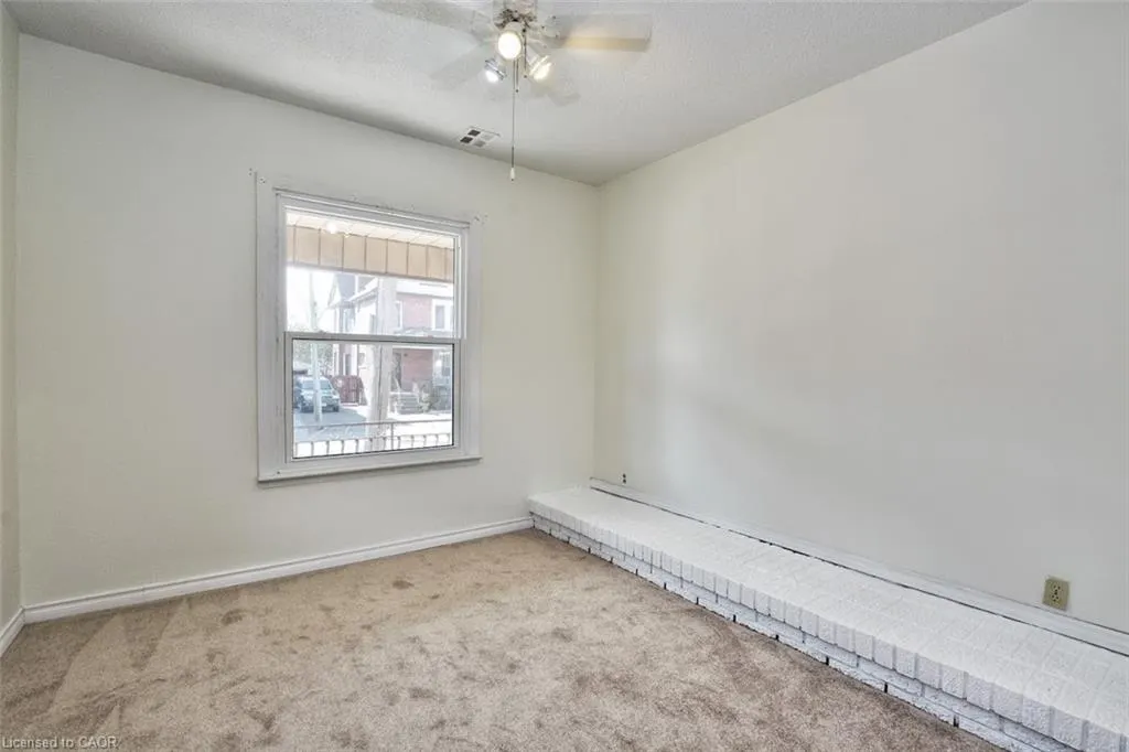 59 Strathcona Avenue S