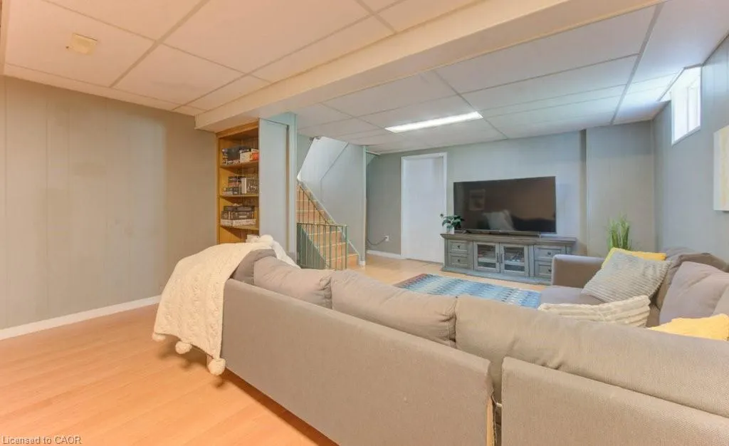 47 Winding Way