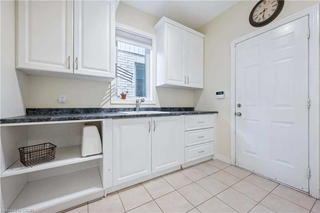 867 Creekside Drive