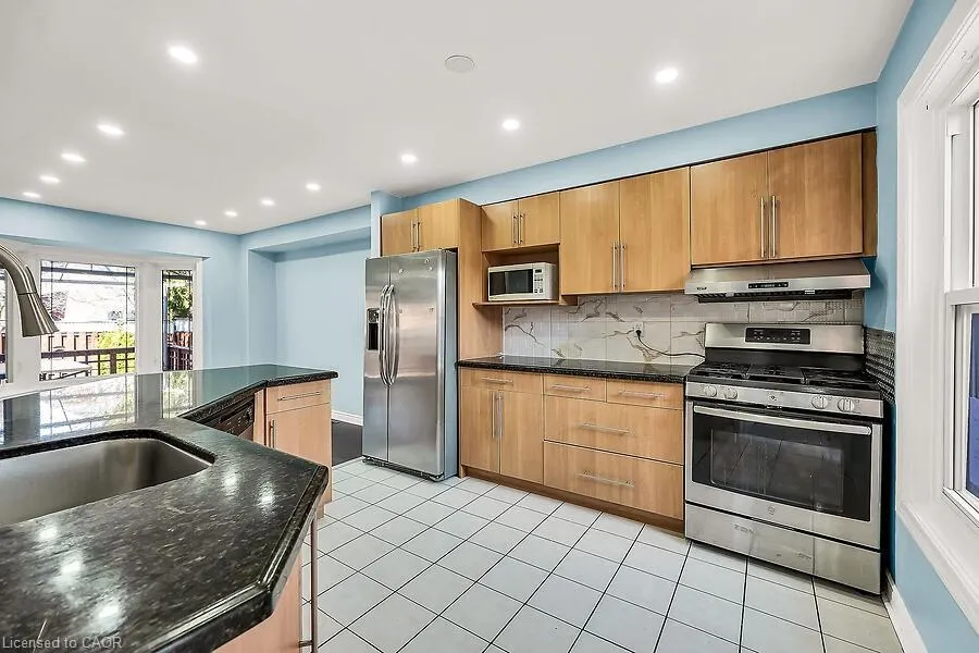 39 Blue Spruce Street