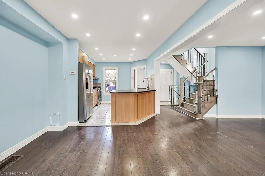 39 Blue Spruce Street