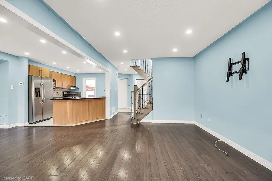 39 Blue Spruce Street