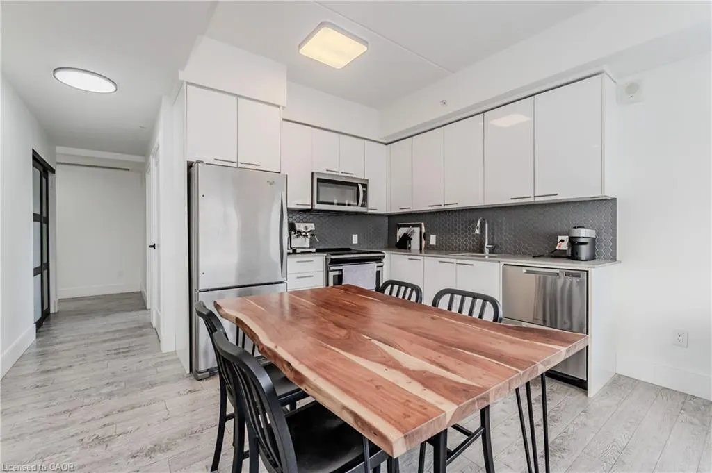 15 Prince Albert Boulevard, #414