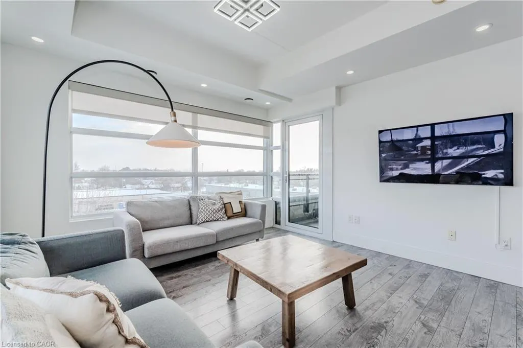 15 Prince Albert Boulevard, #414