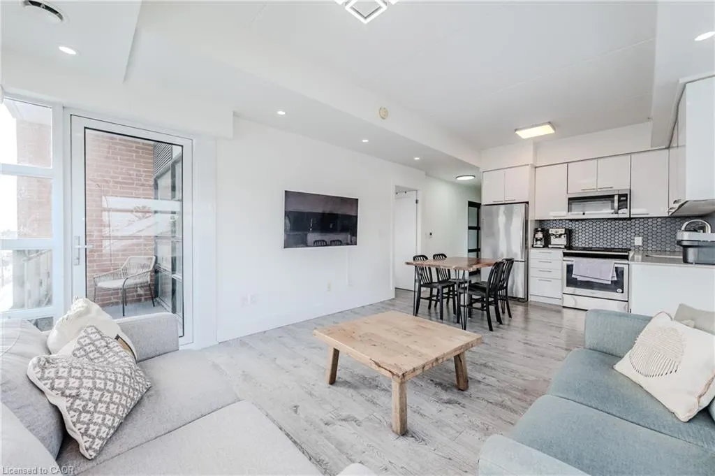 15 Prince Albert Boulevard, #414