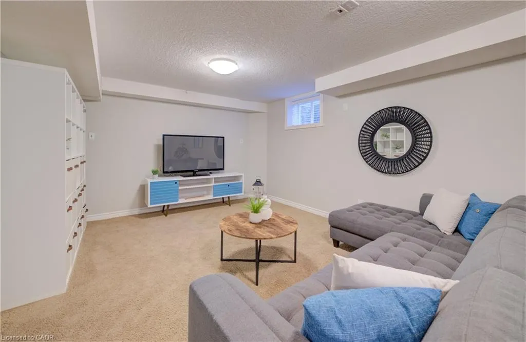 53 Isaac Shantz Drive