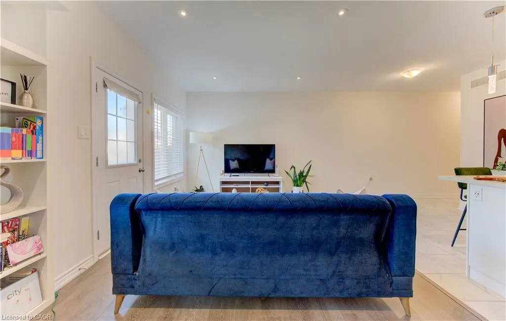 385 Westwood Drive, #B
