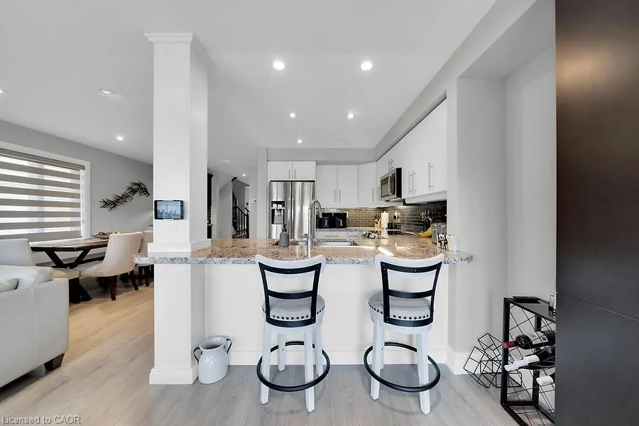 123 Westbank Trail