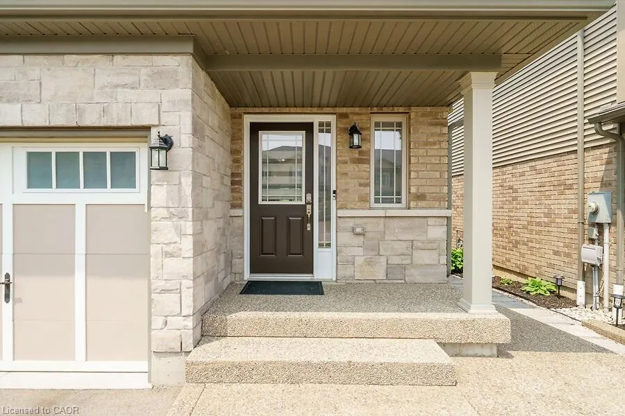 123 Westbank Trail
