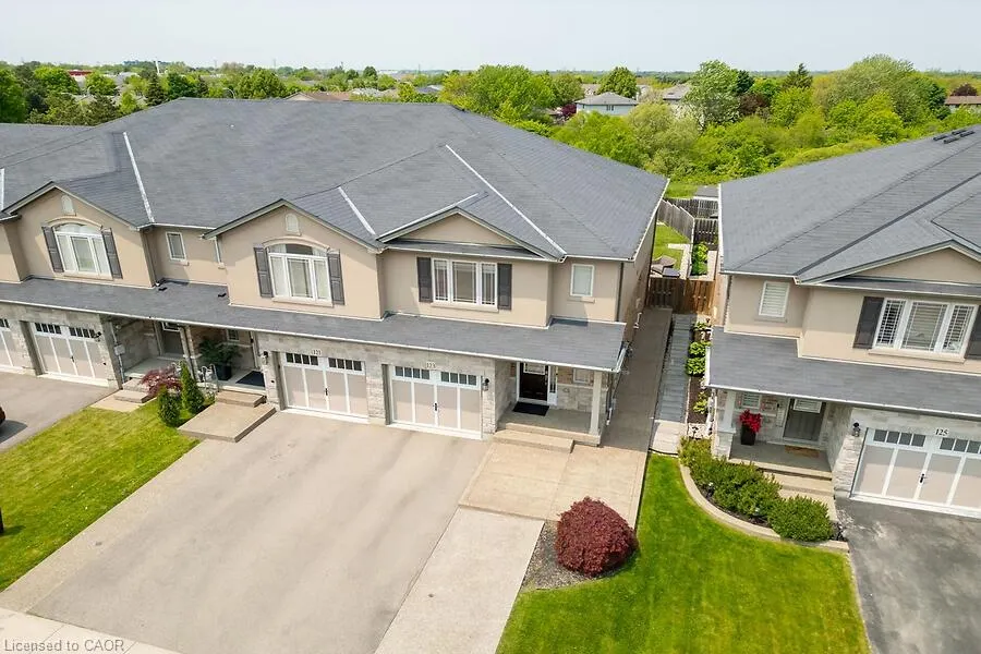 123 Westbank Trail