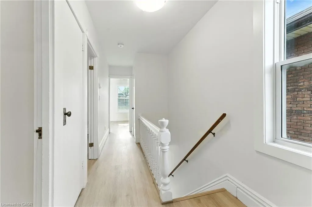 176 Balsam Avenue S, #2