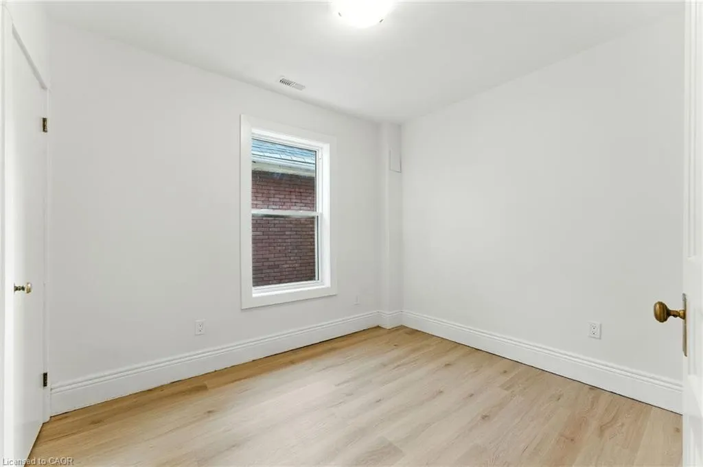 176 Balsam Avenue S, #2