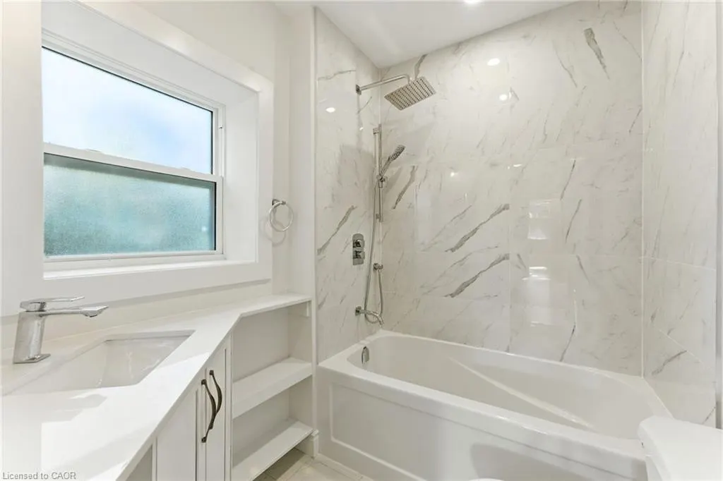 176 Balsam Avenue S, #2