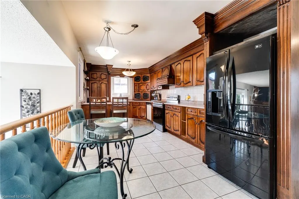 18 Pavarotti Court