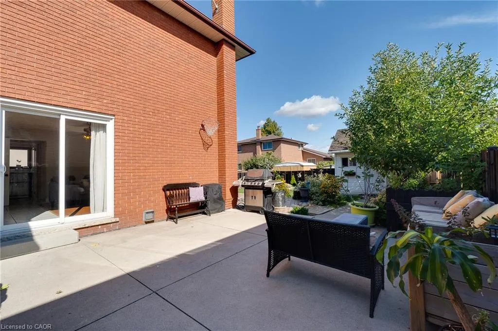 18 Pavarotti Court