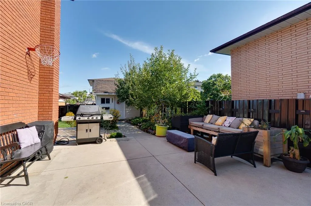18 Pavarotti Court