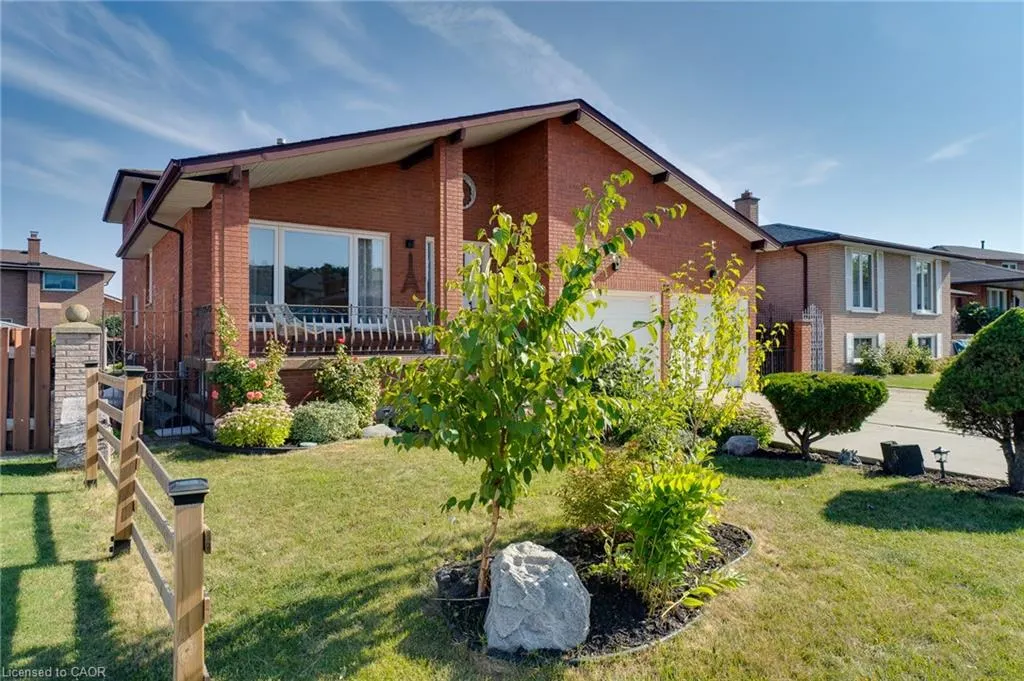 18 Pavarotti Court