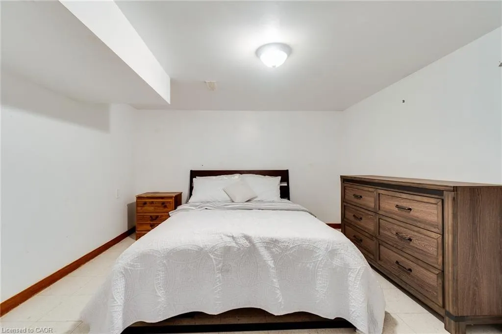 18 Pavarotti Court