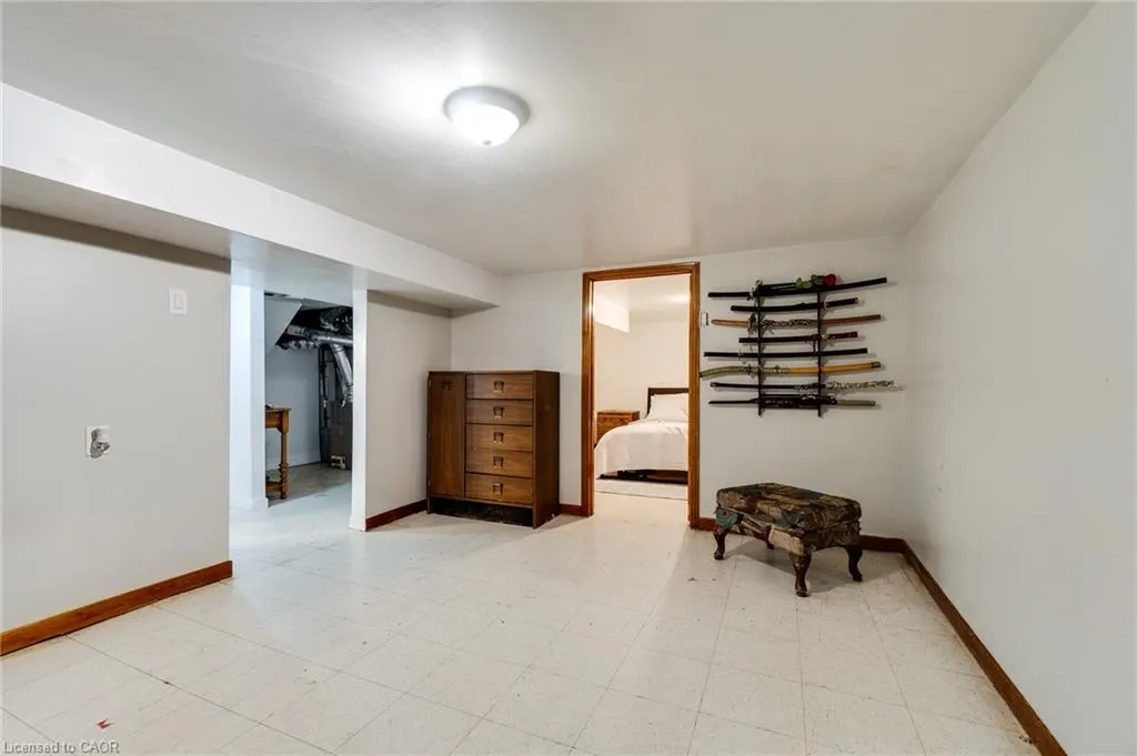 18 Pavarotti Court