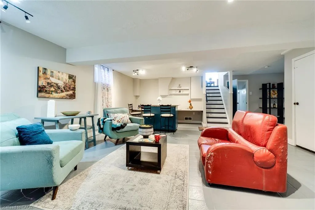 18 Pavarotti Court