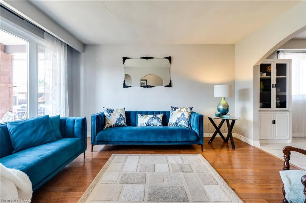 18 Pavarotti Court