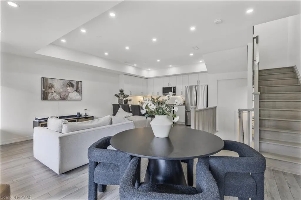 1543 Hilson Heights