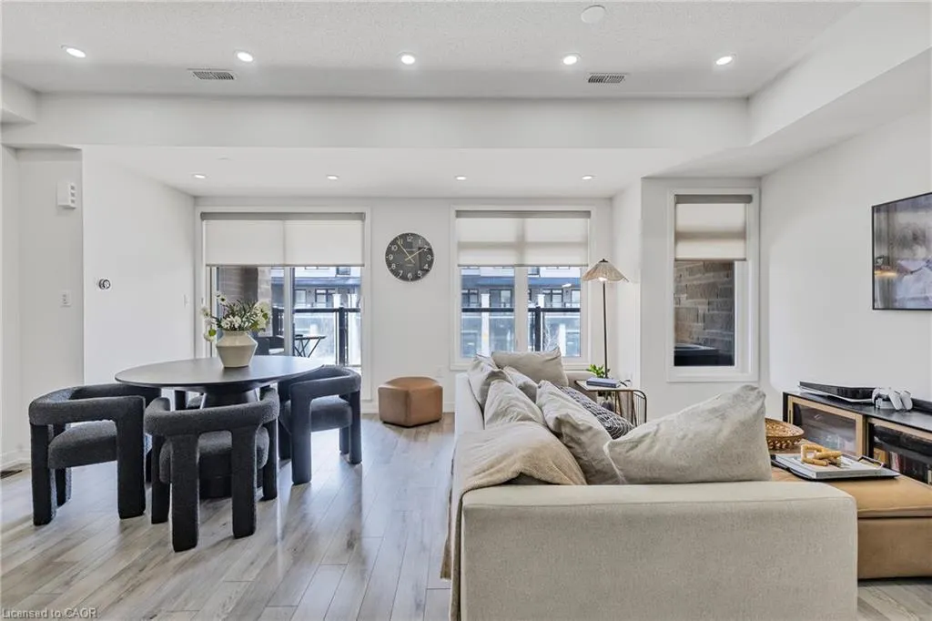 1543 Hilson Heights