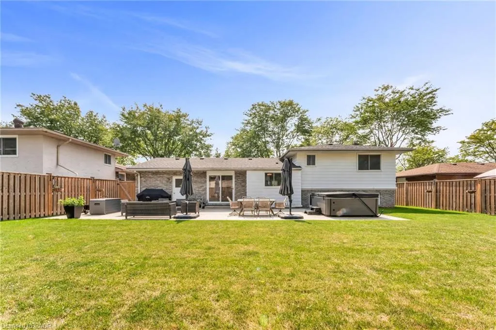 7119 Brian Crescent