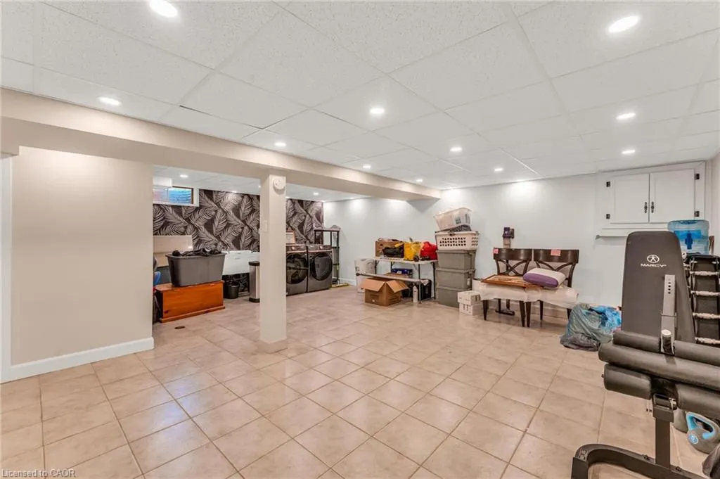 7119 Brian Crescent