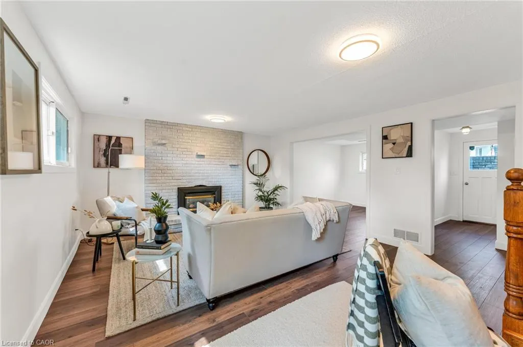 7119 Brian Crescent