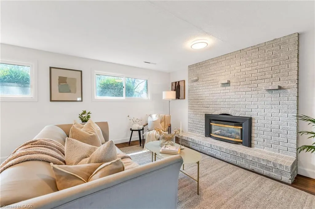 7119 Brian Crescent