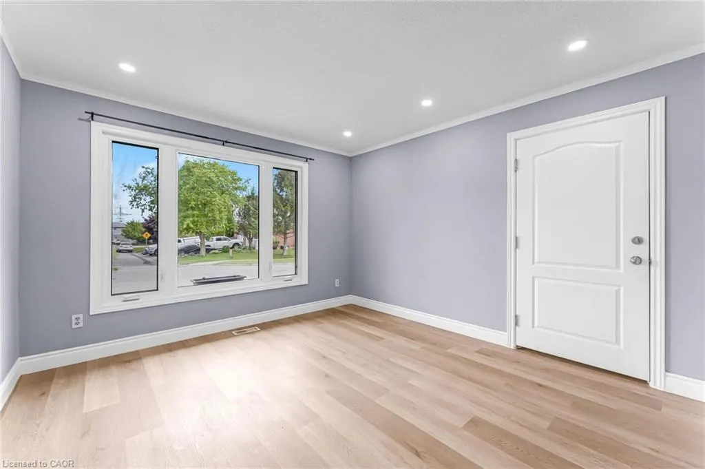 119 Nickolas Crescent