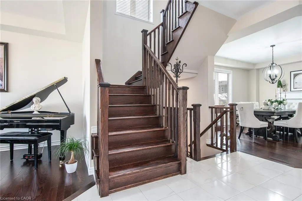 232 Shady Glen Crescent