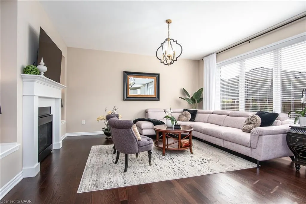 232 Shady Glen Crescent