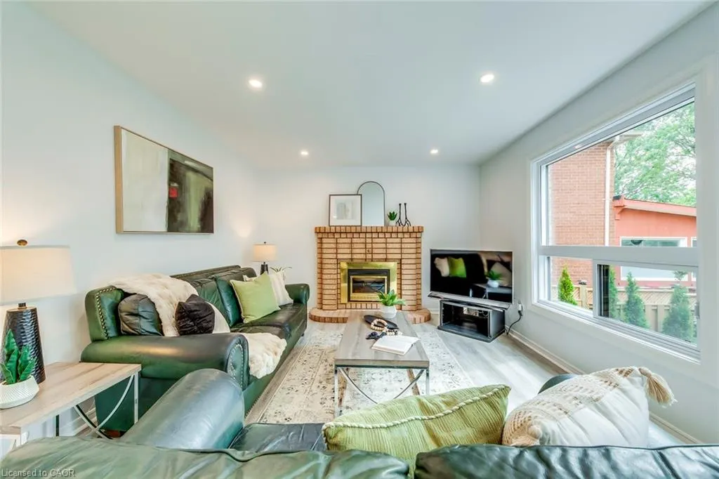 2394 Wynten Way