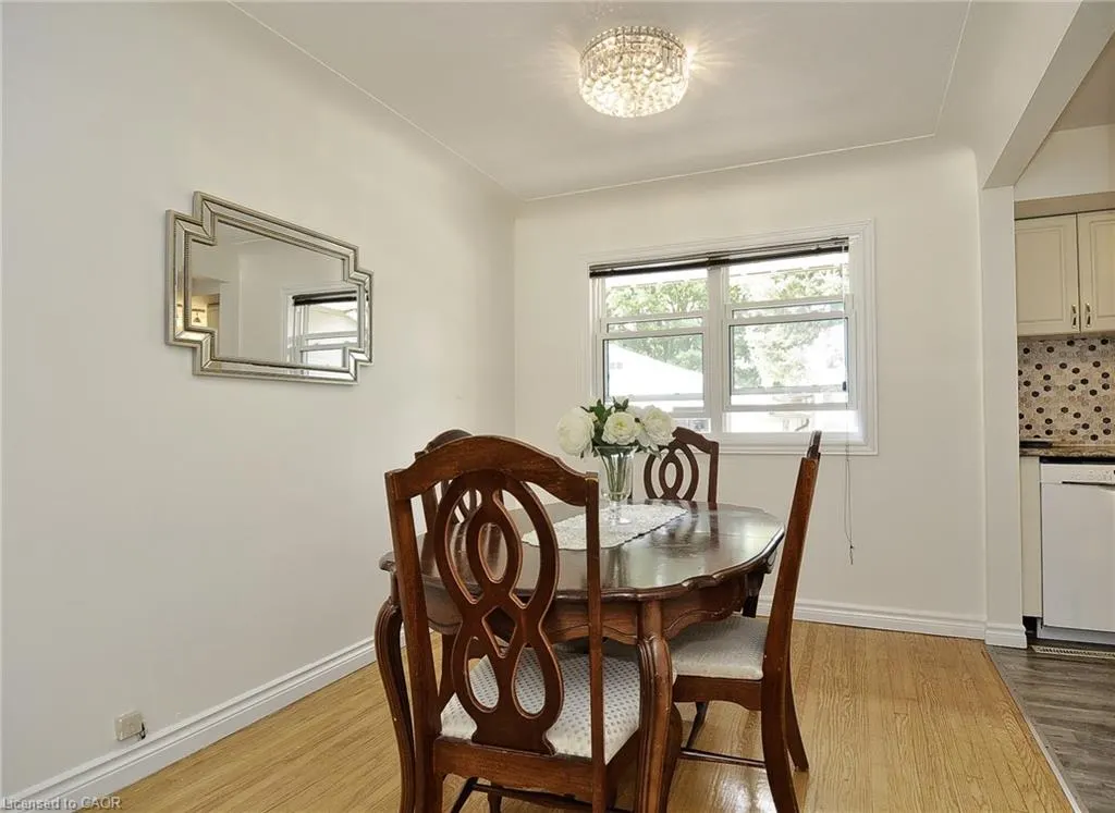 8 Heather Avenue
