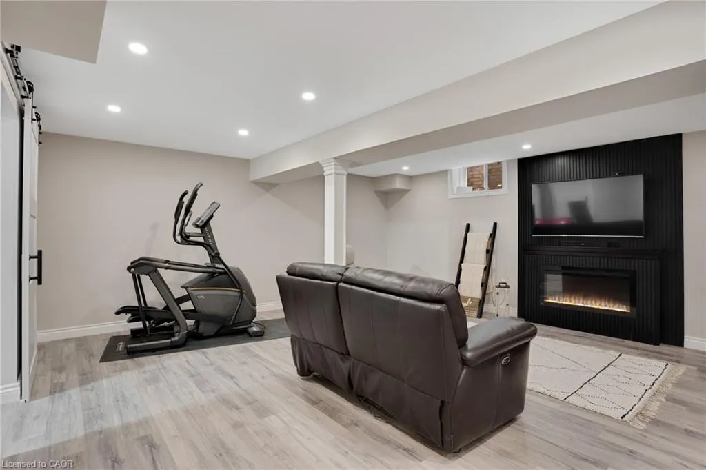 40 Lemonwood Place
