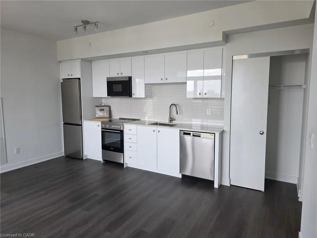 25 Wellington Street, #1212