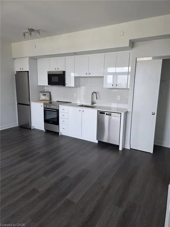 25 Wellington Street, #1212