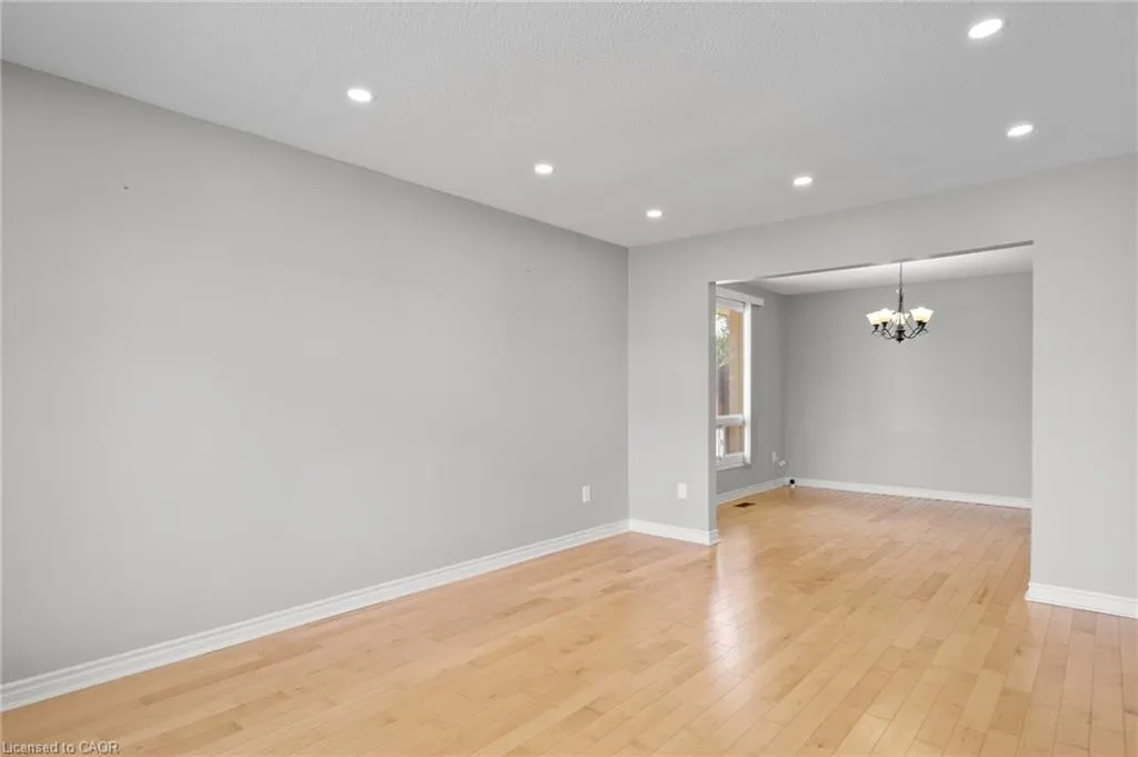 15 Windfield Crescent