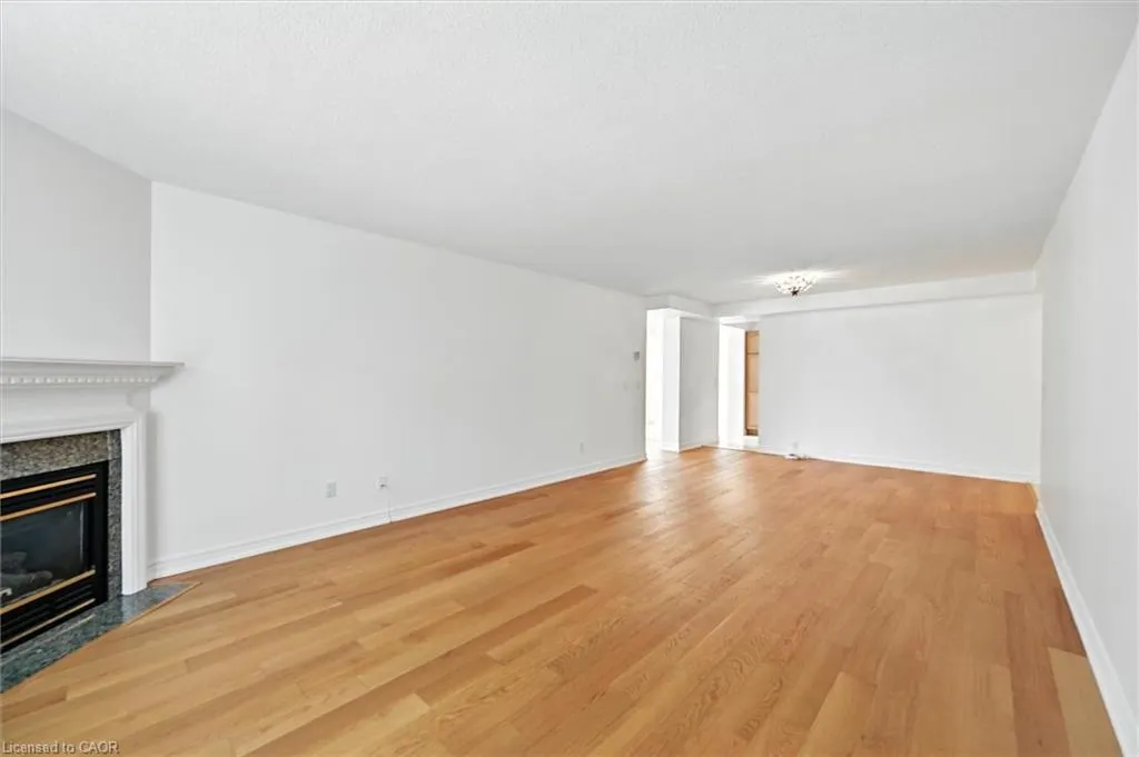 990 Golf Links Road, #204