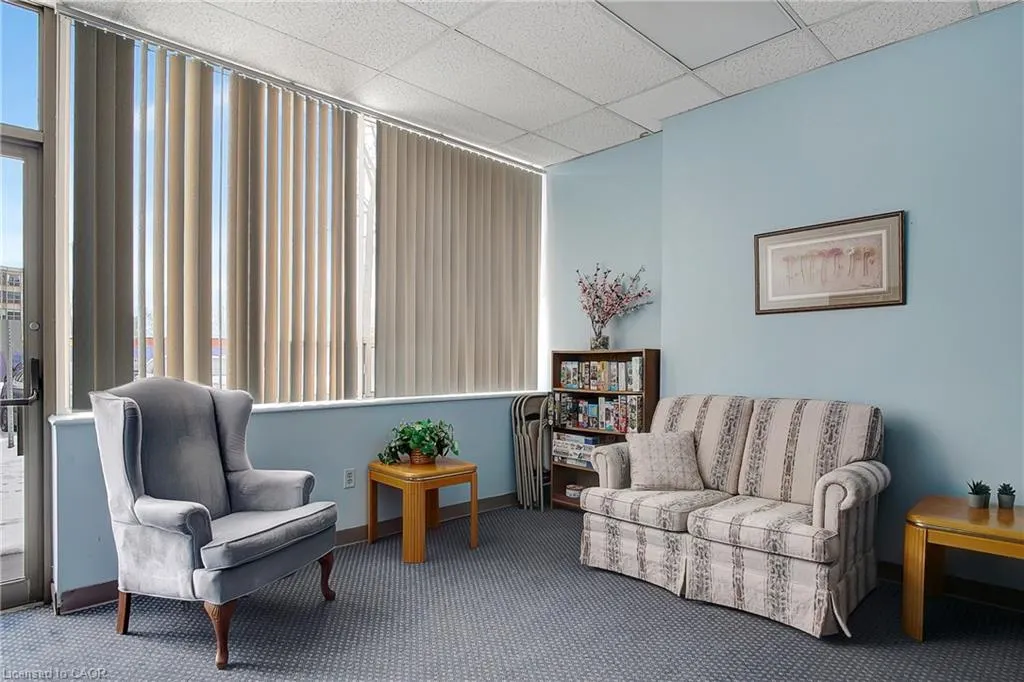 3227 King Street E, #409