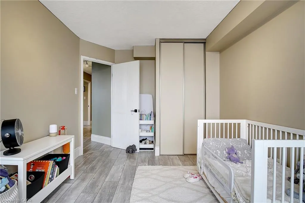 3227 King Street E, #409