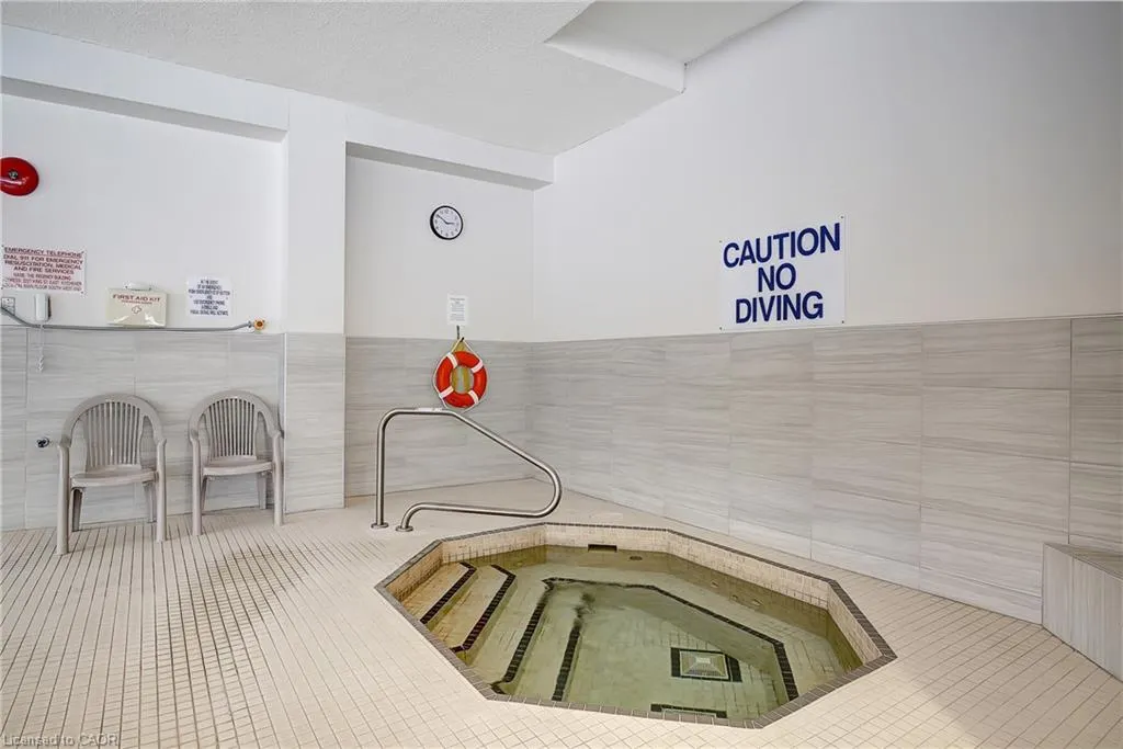 3227 King Street E, #409