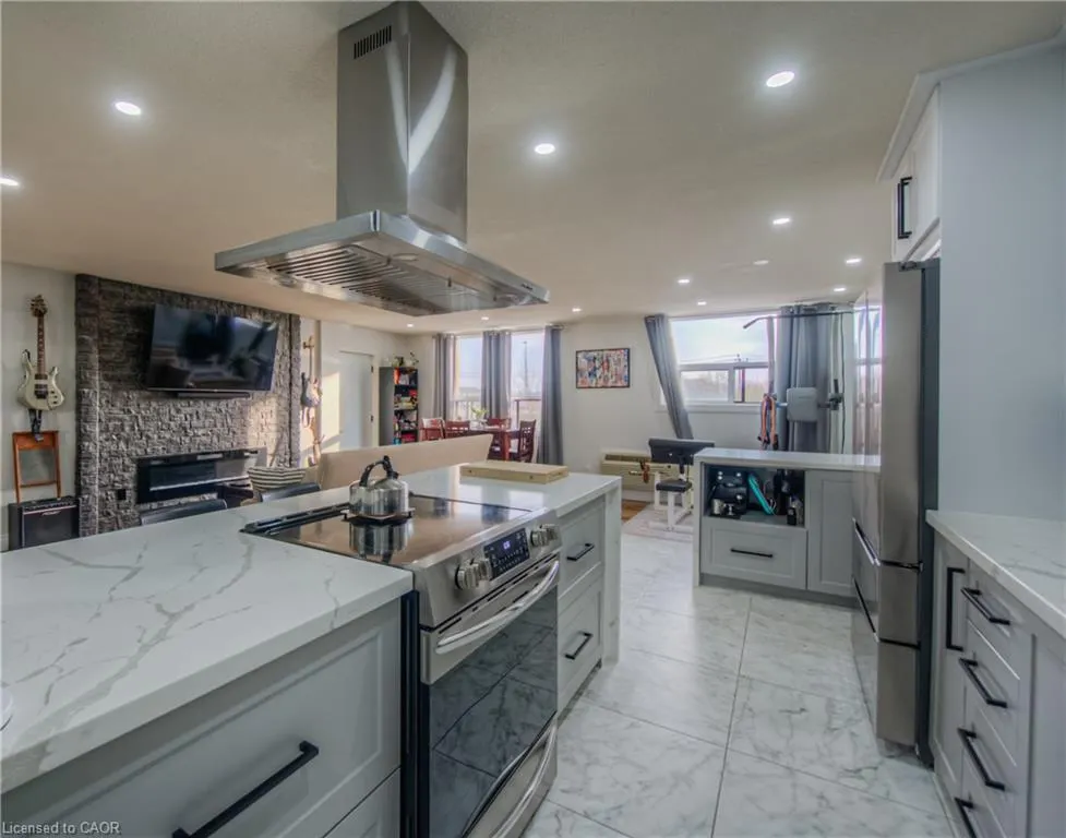 185 Kehl Street, #410
