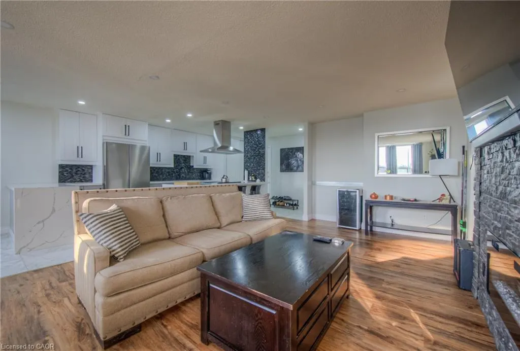 185 Kehl Street, #410