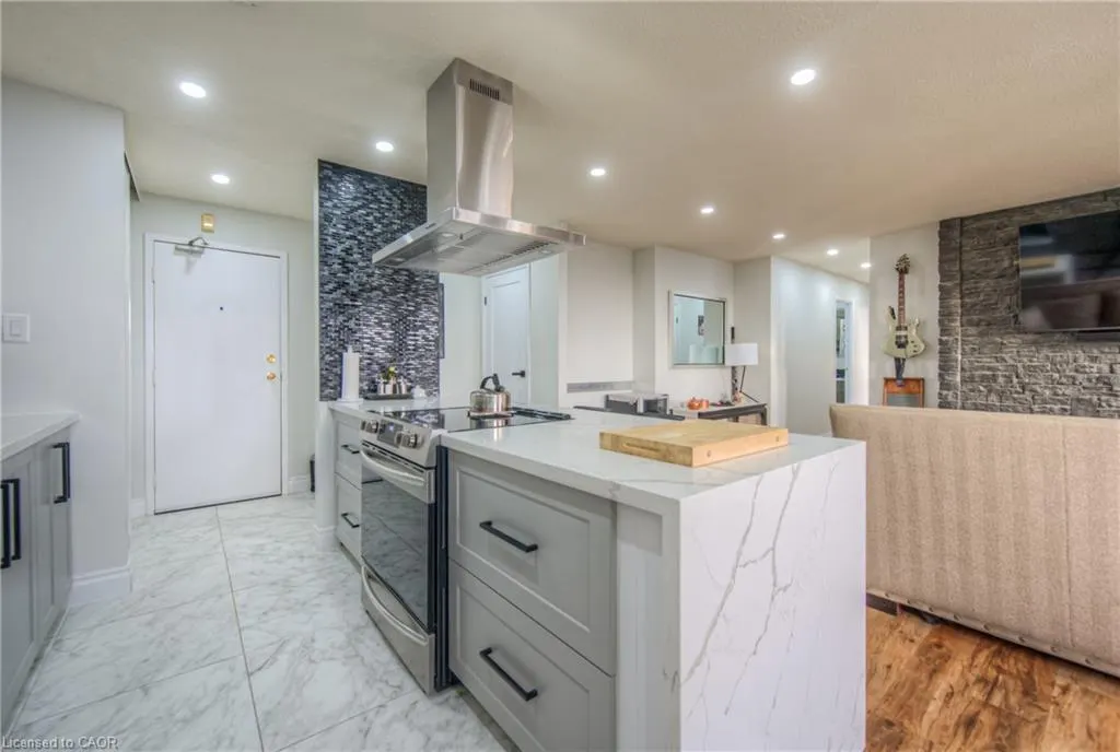 185 Kehl Street, #410