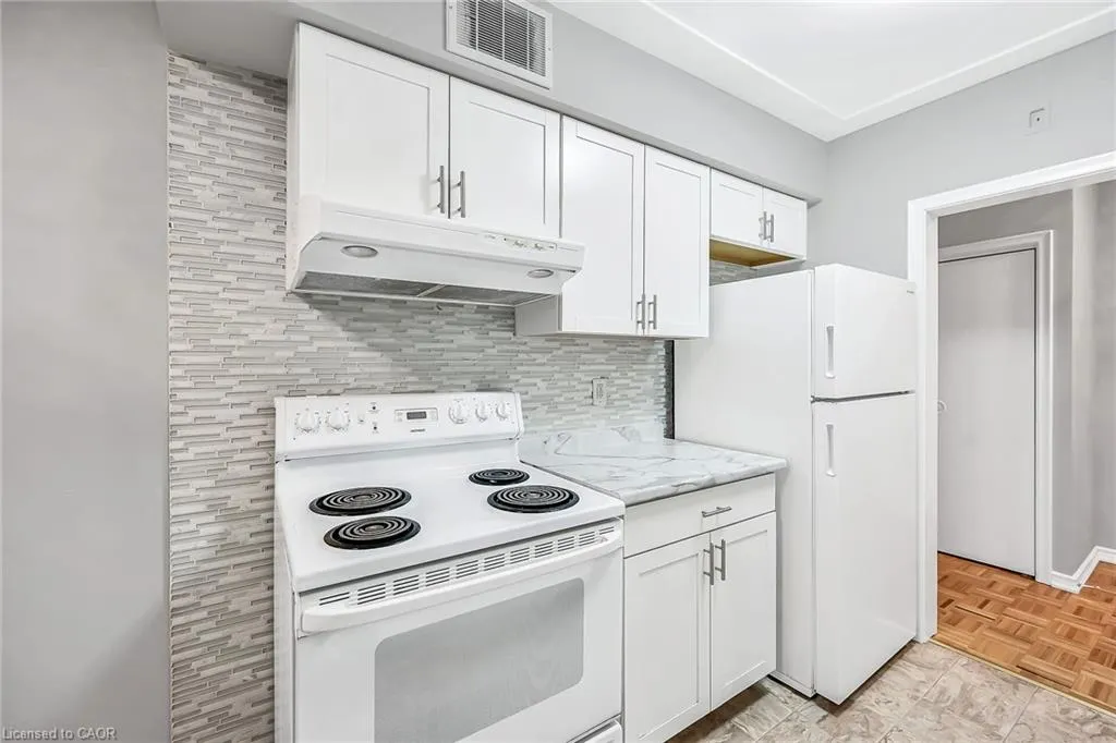 11 Woodman Drive S, #103