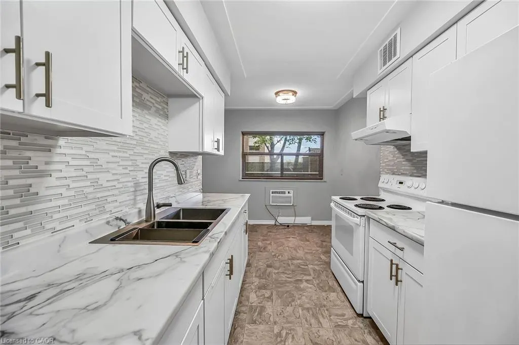 11 Woodman Drive S, #103